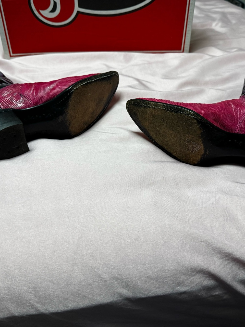 Justin Boot Co. | Pink Iguana Lizard/Black Spanish Kip Cowboy Boots | Size 8.5 - Picture 4 of 5